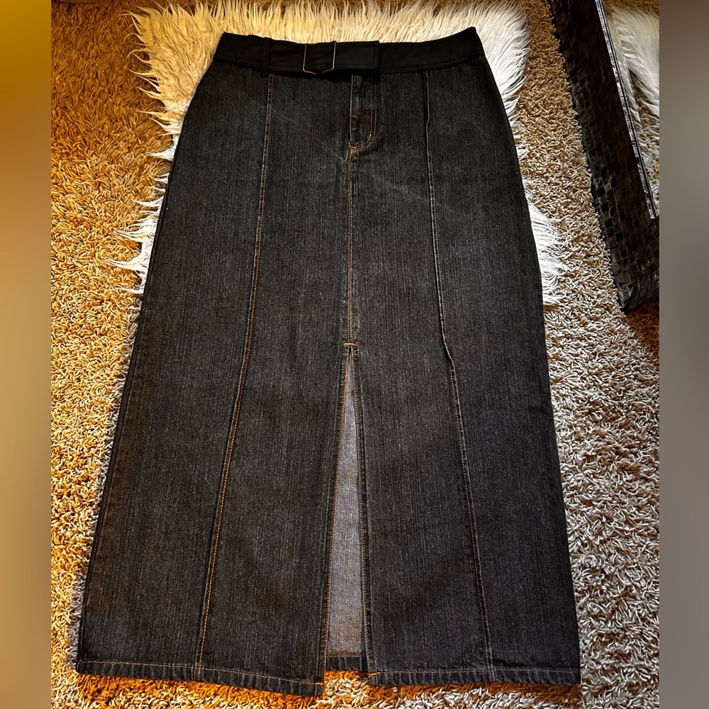 90s Y2K black denim women’s maxi skirt suede belt size 10